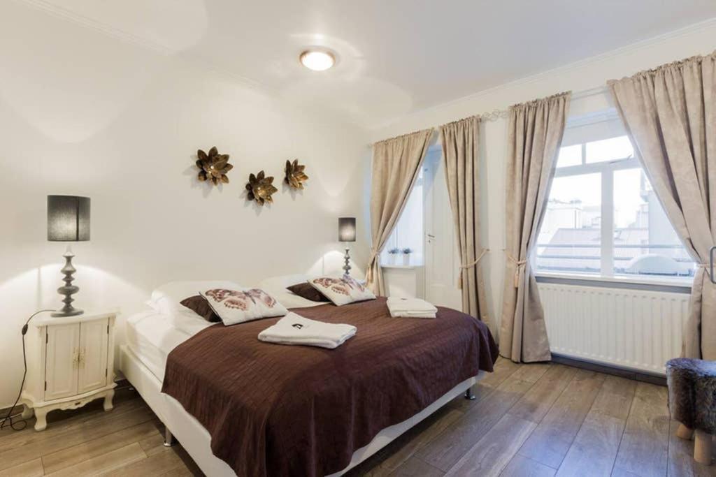 Superb Central Location, No Car Needed - Spacious Ακουρέιρι Εξωτερικό φωτογραφία